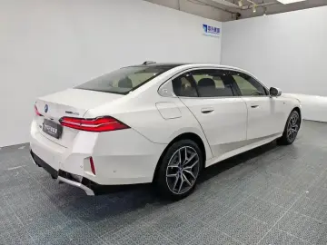 2024 BMW i5 с пробегом 52 600 км