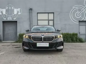 2026 BMW i5 с пробегом 7 000 км