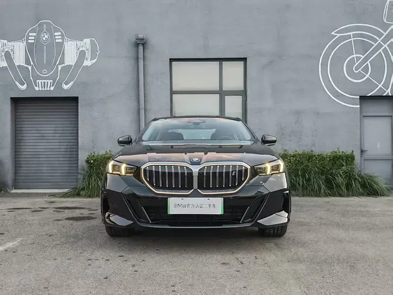 2026 BMW i5 с пробегом 7 000 км