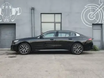 2026 BMW i5 с пробегом 7 000 км