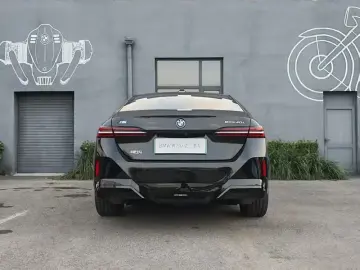 2026 BMW i5 с пробегом 7 000 км