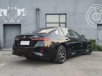 2026 BMW i5 с пробегом 7 000 км
