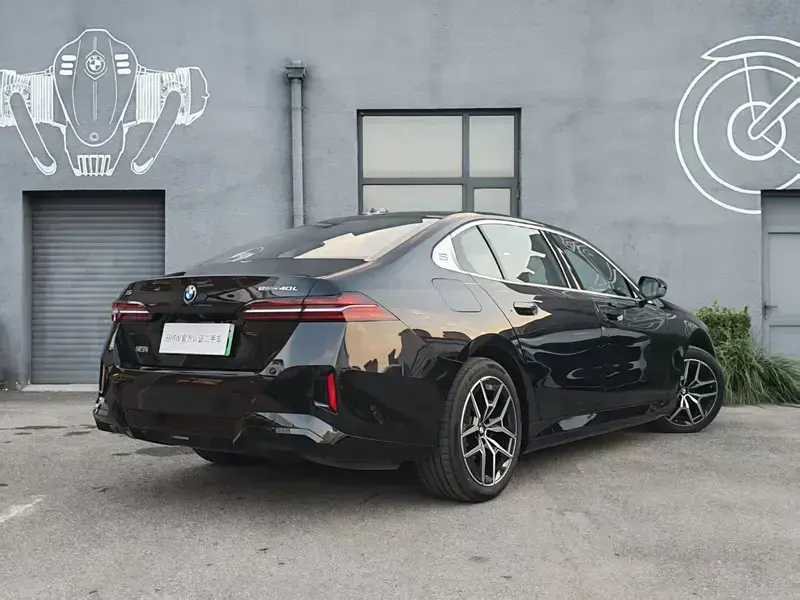 2026 BMW i5 с пробегом 7 000 км