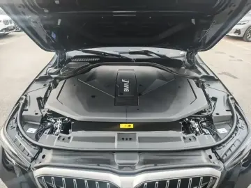 2026 BMW i5 с пробегом 7 000 км