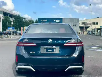 2024 BMW i5 с пробегом 20 000 км