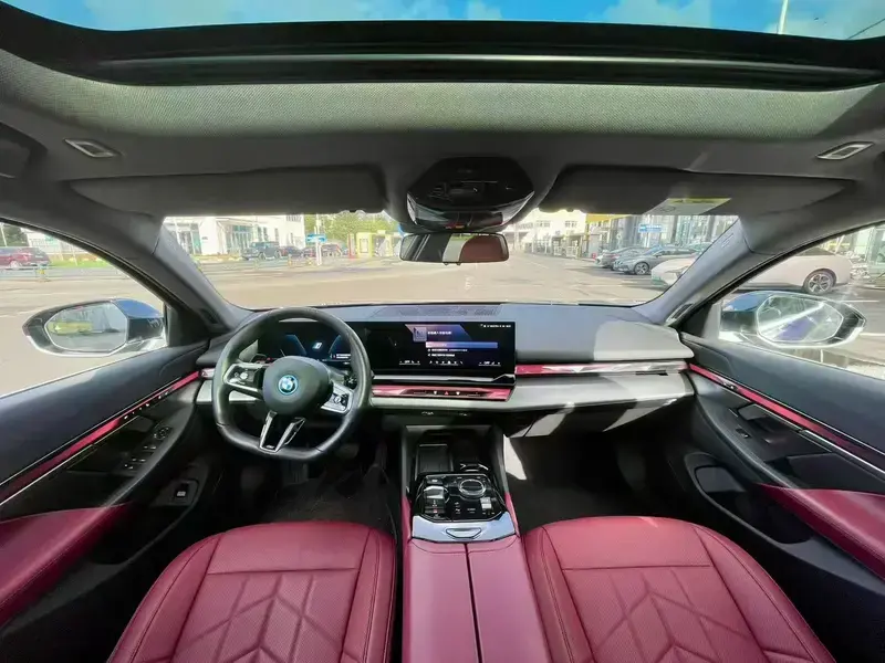 2024 BMW i5 с пробегом 20 000 км