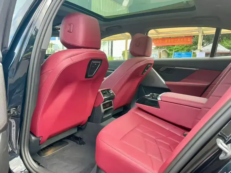 2024 BMW i5 с пробегом 20 000 км