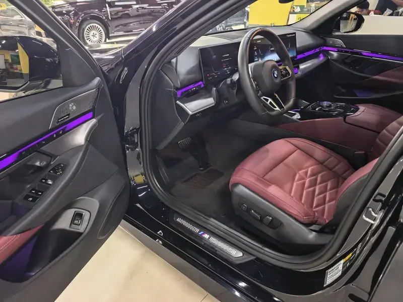2024 BMW i5 с пробегом 43 000 км