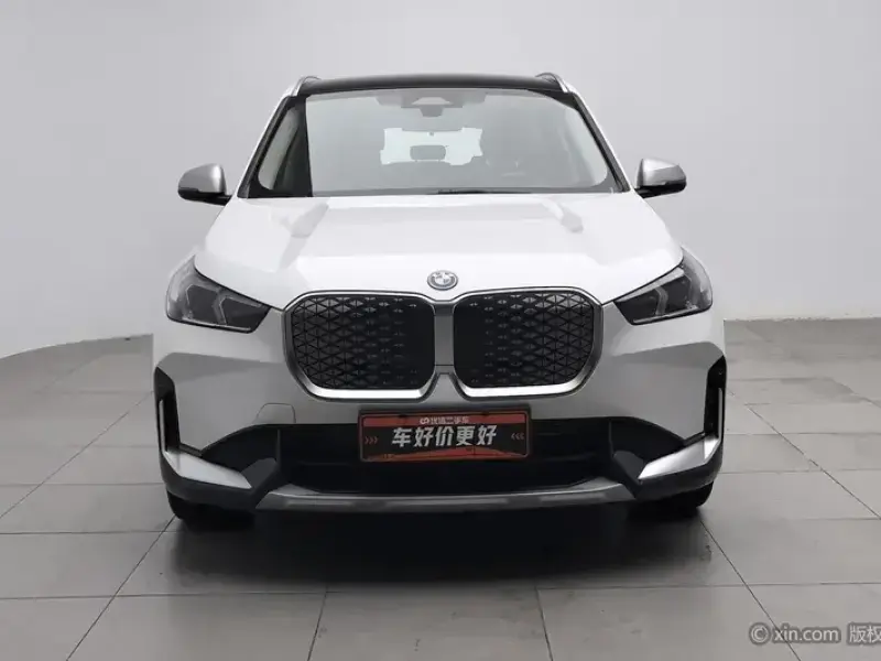 2023 BMW iX1 с пробегом 93 300 км
