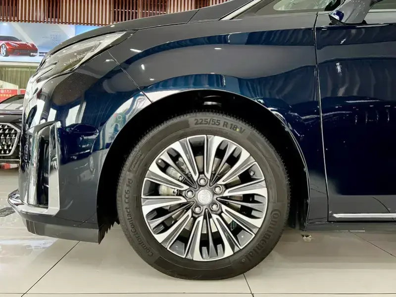 2023 Buick GL8 с пробегом 25 000 км