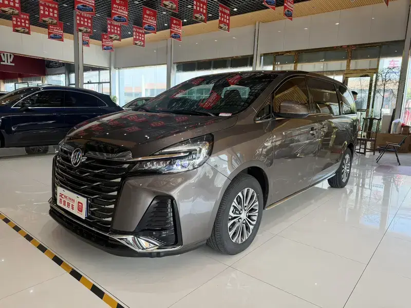 2023 Buick GL8 с пробегом 68 000 км