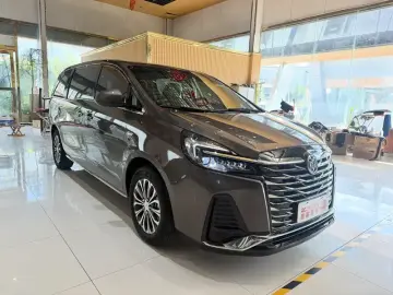 2023 Buick GL8 с пробегом 68 000 км