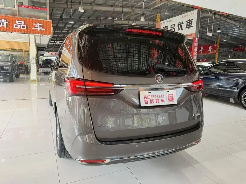 2023 Buick GL8 с пробегом 68 000 км