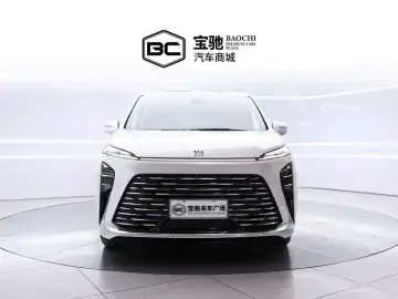 2025 Buick GL8 с пробегом 8 000 км