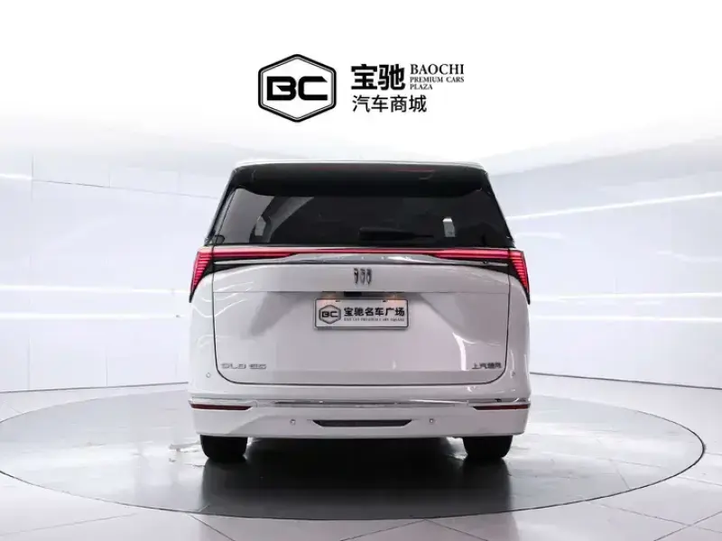 2025 Buick GL8 с пробегом 8 000 км