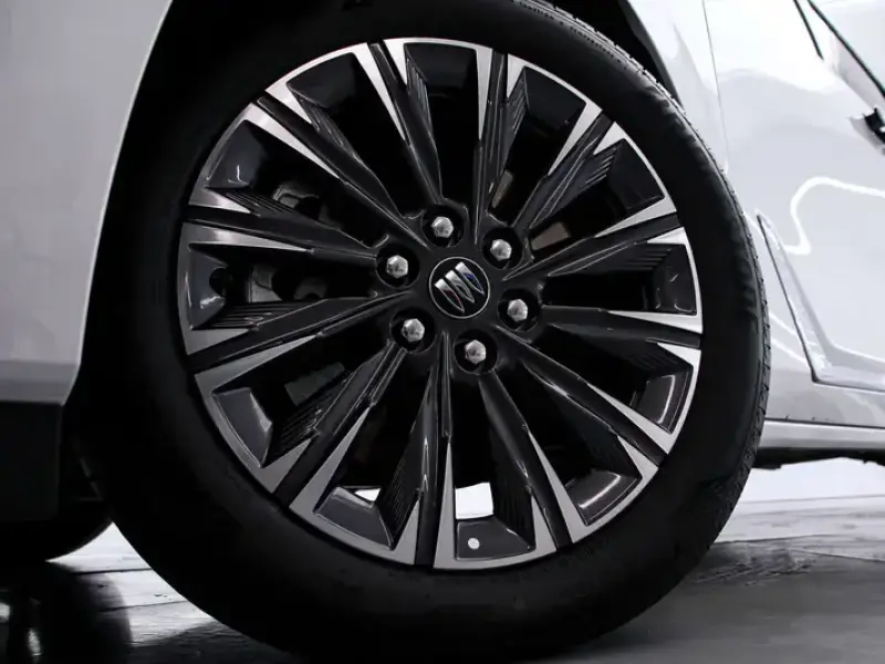 2025 Buick GL8 с пробегом 8 000 км