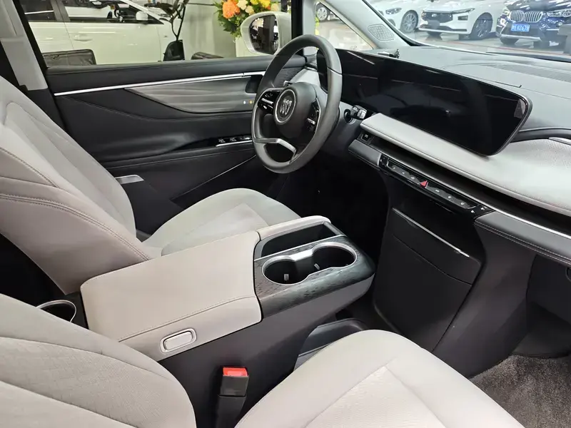 2025 Buick GL8 с пробегом 24 000 км