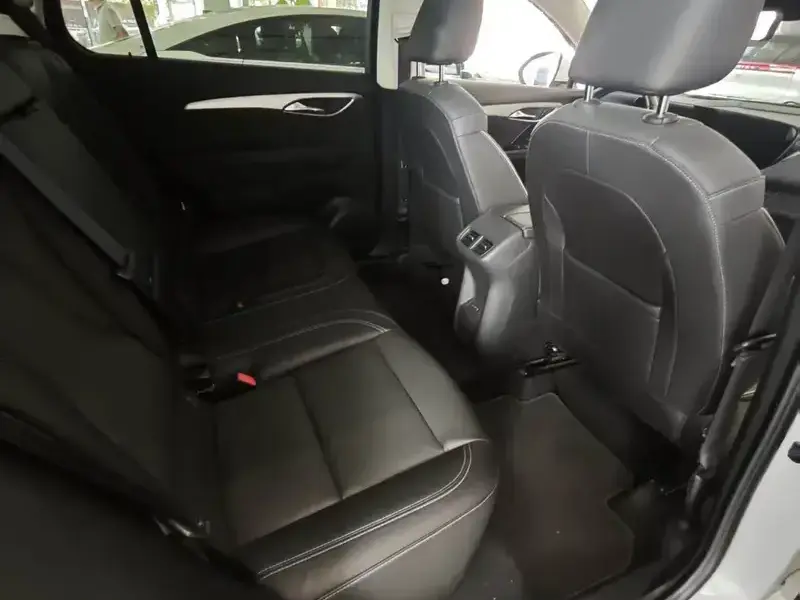 2025 Buick LaCrosse с пробегом 4 000 км