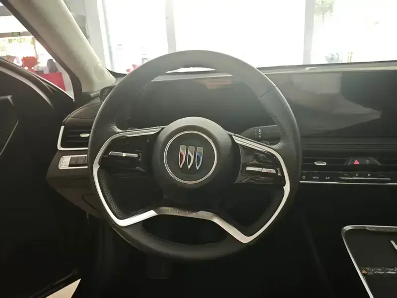2025 Buick LaCrosse с пробегом 4 000 км