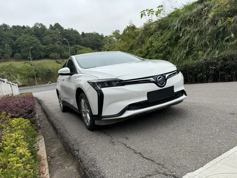 2023 Buick Velite 6 с пробегом 55 000 км
