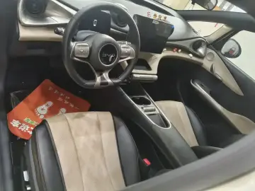 2025 BYD Dolphin с пробегом 16 000 км