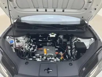 2025 BYD E7 с пробегом 22 800 км