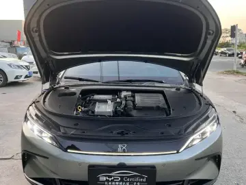 2025 BYD Han с пробегом 5 600 км