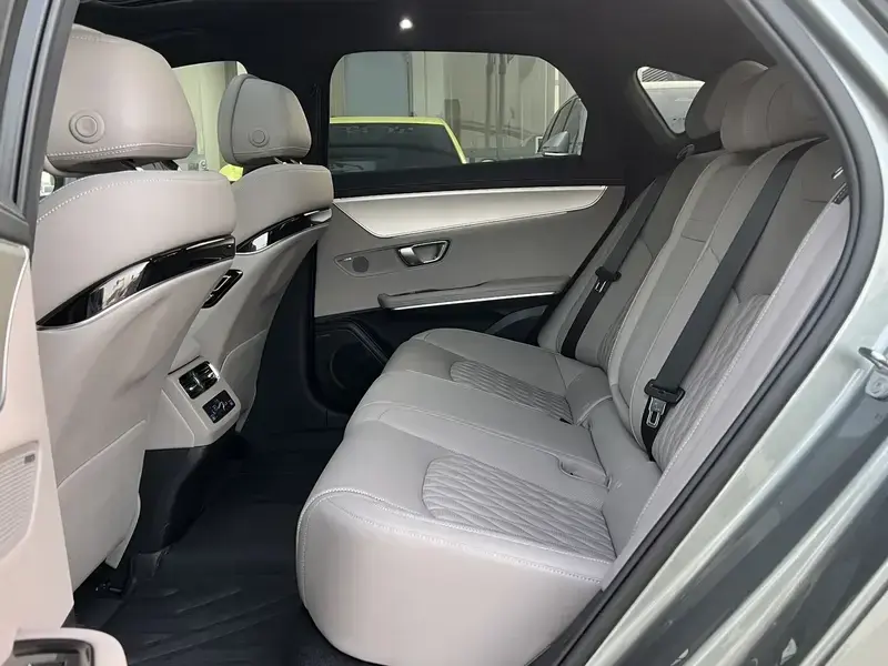 2025 BYD Han с пробегом 5 600 км