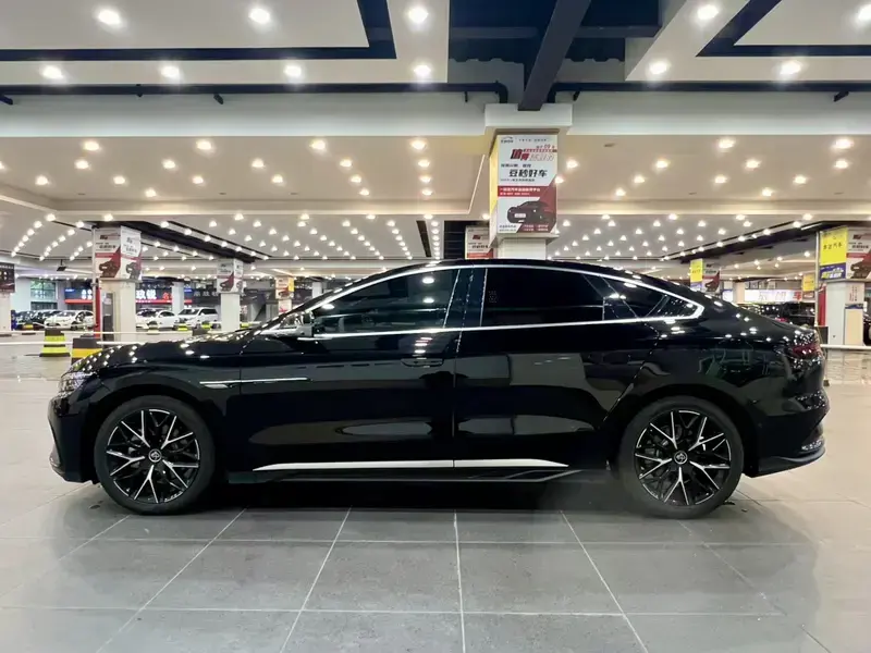 2025 BYD Han с пробегом 30 000 км