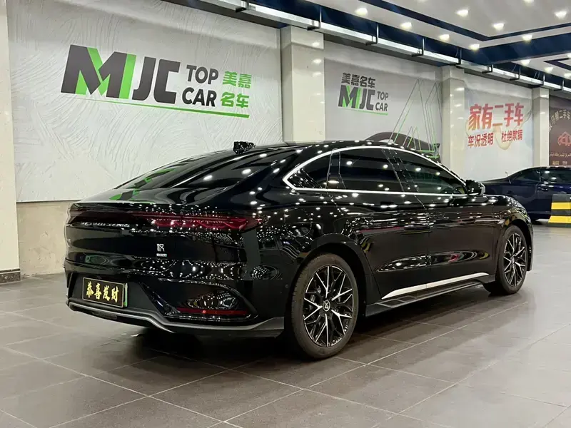 2025 BYD Han с пробегом 30 000 км