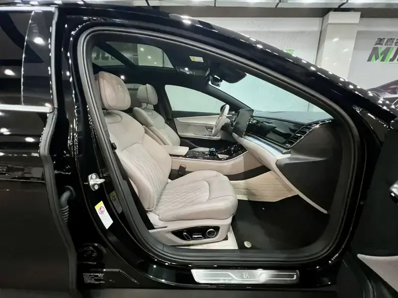 2025 BYD Han с пробегом 30 000 км