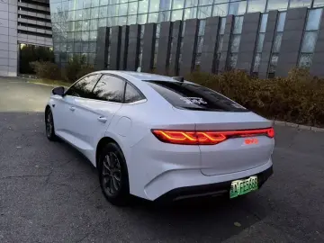 2025 BYD Qin L с пробегом 30 000 км