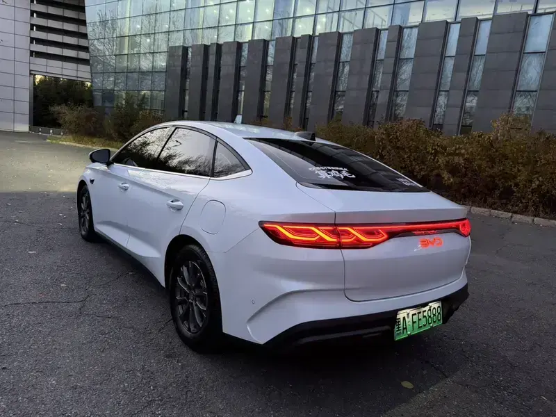 2025 BYD Qin L с пробегом 30 000 км