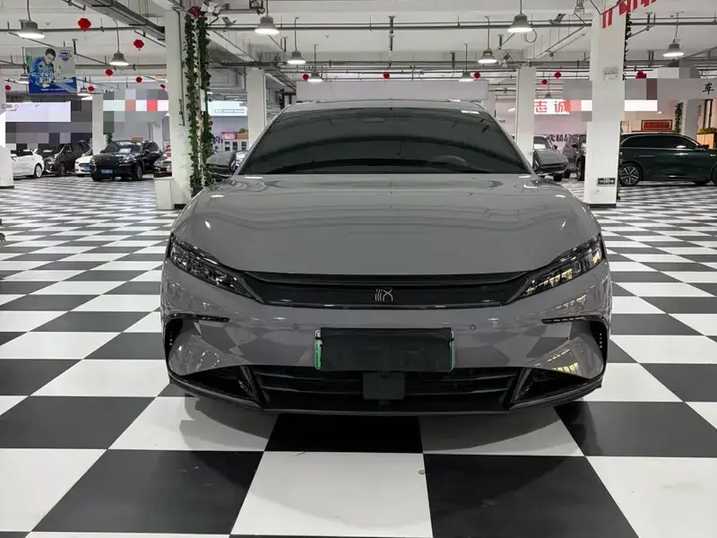 2025 BYD Han с пробегом 20 000 км
