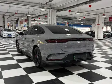 2025 BYD Han с пробегом 20 000 км