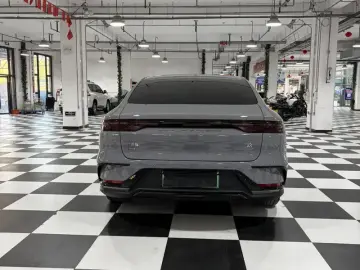 2025 BYD Han с пробегом 20 000 км