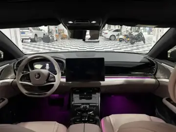 2025 BYD Han с пробегом 20 000 км