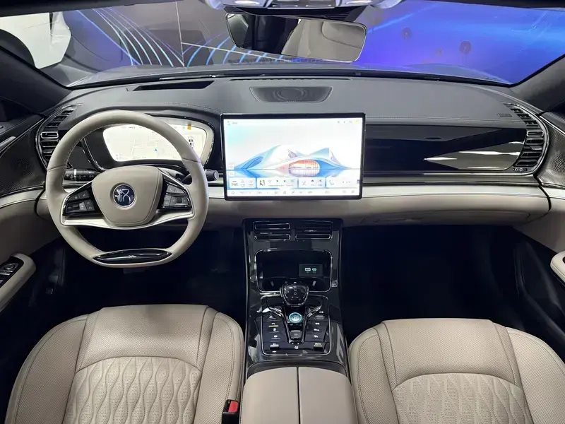 2025 BYD Han с пробегом 31 000 км