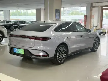 2025 BYD Han с пробегом 3 600 км