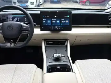 2024 BYD Qin L с пробегом 20 000 км