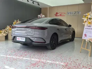 2025 BYD Han с пробегом 23 200 км