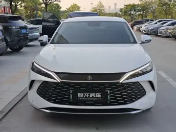 2024 BYD Qin L с пробегом 24 000 км