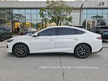 2024 BYD Qin L с пробегом 24 000 км