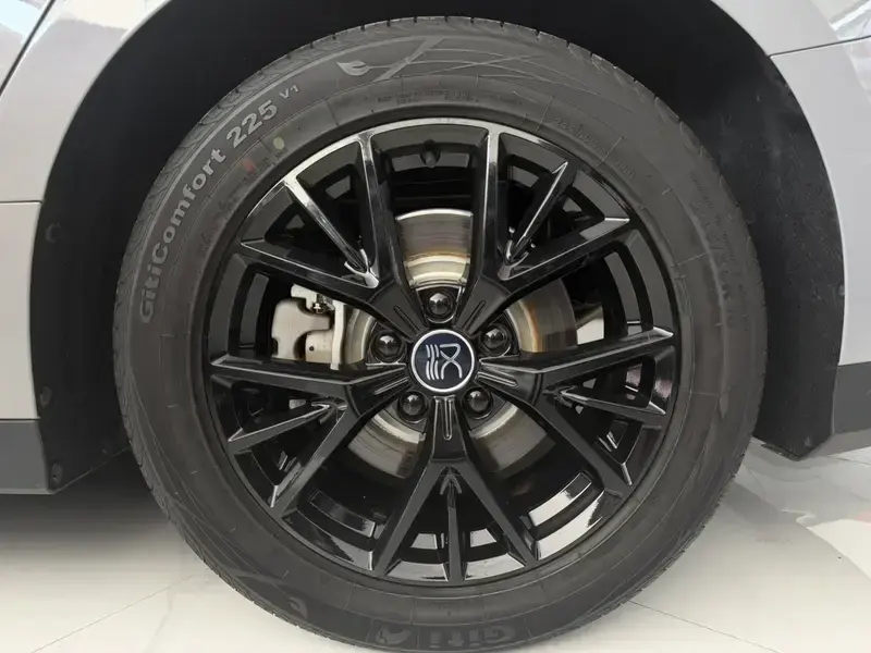 2025 BYD Han с пробегом 23 200 км