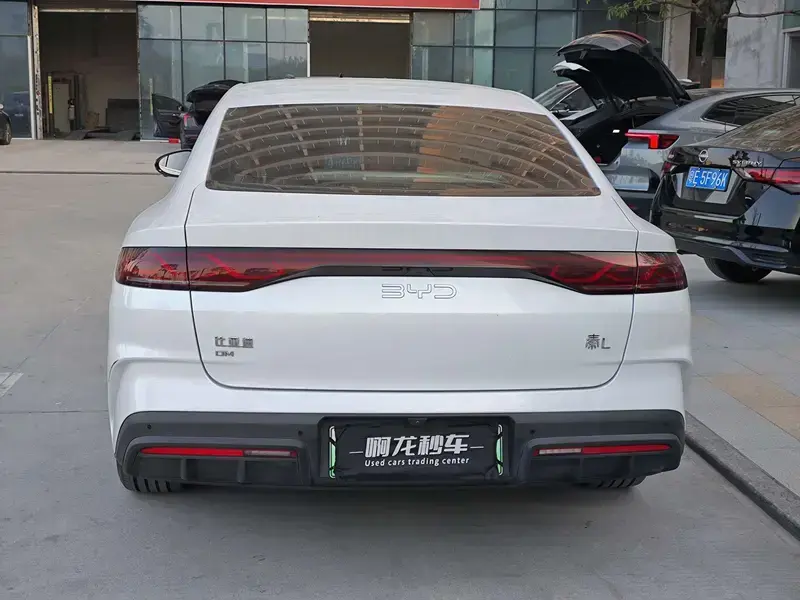 2024 BYD Qin L с пробегом 24 000 км