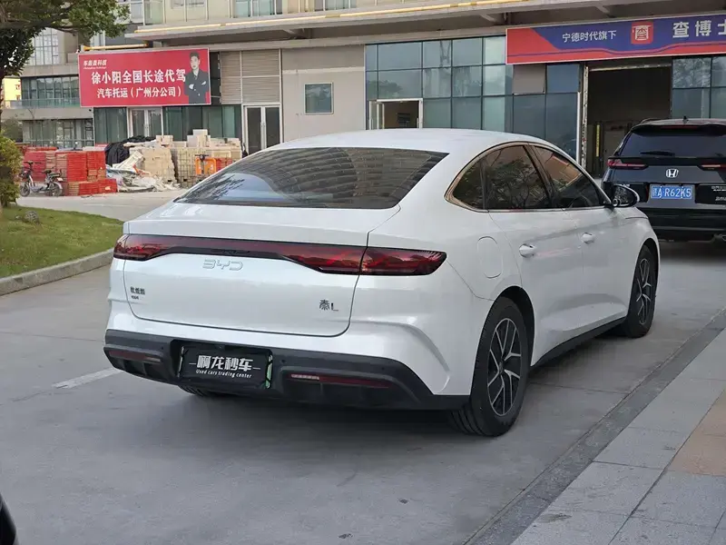 2024 BYD Qin L с пробегом 24 000 км