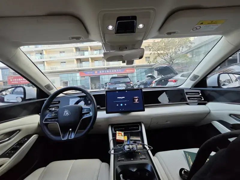 2024 BYD Qin L с пробегом 24 000 км