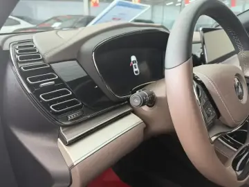 2025 BYD Han с пробегом 23 200 км