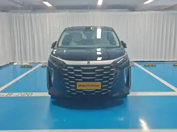 2026 BYD Xia (M9) с пробегом 9 900 км