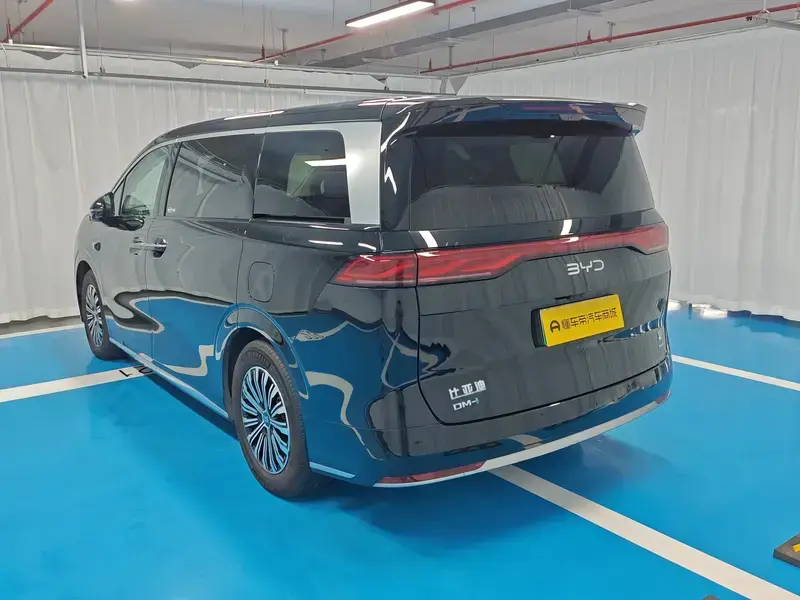 2026 BYD Xia (M9) с пробегом 9 900 км